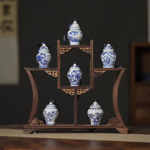 Random Ceramic Ornaments Blue White Porcelain Pendulum Christmas Ornaments Car Decoration Little General Jar Ceramic Creative Pendulum Christmas