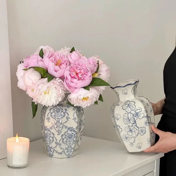 Medieval Blue White Porcelain Retro Ceramic Vase Flower Arrangement Pendulum High End Niche Home Decoration Vase Ceramic Flower Ware